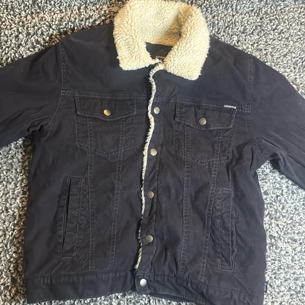 Only worn once and freshly cleaned. Will be professionally dry-cleaned for ship.